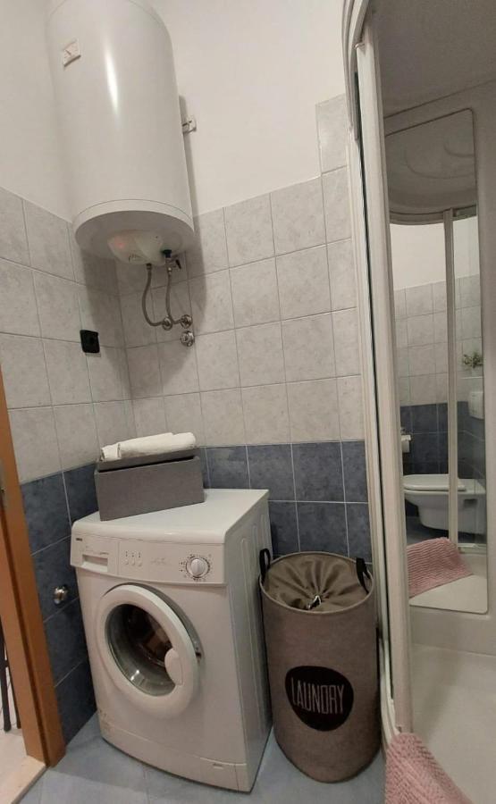 Studio Apartman Kiara Zara Esterno foto
