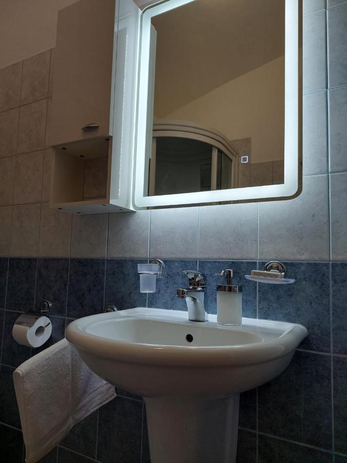 Studio Apartman Kiara Zara Esterno foto