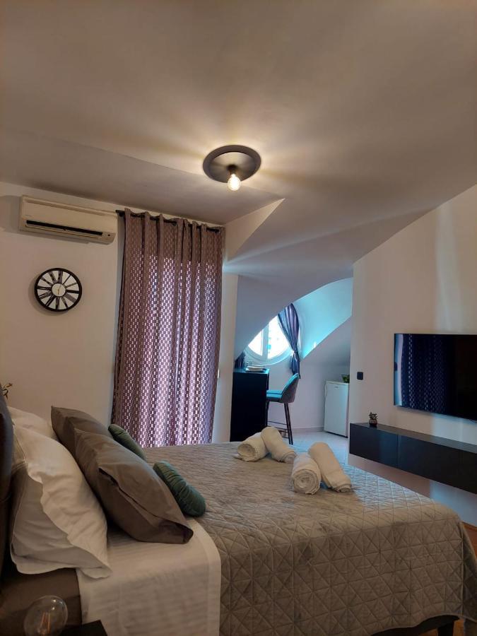 Studio Apartman Kiara Zara Esterno foto